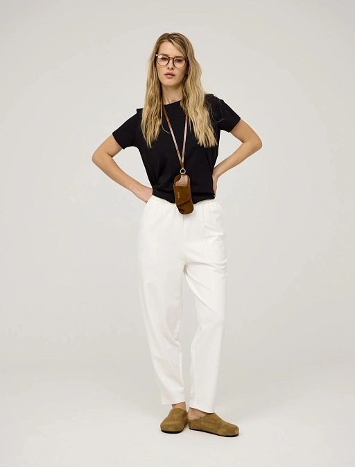 Белые зауженные брюки из хлопка