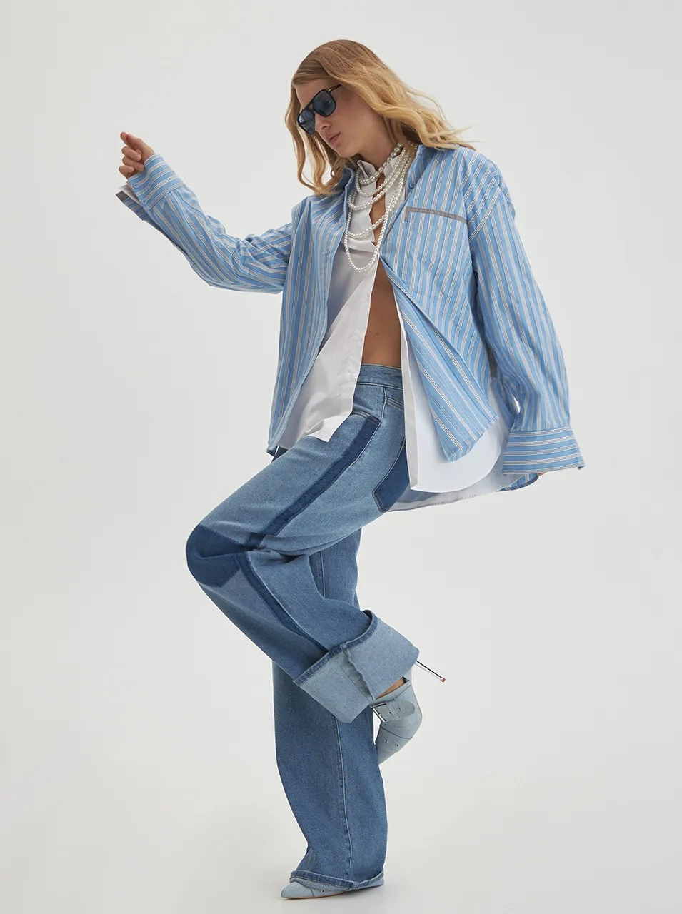 Девушка в голубом